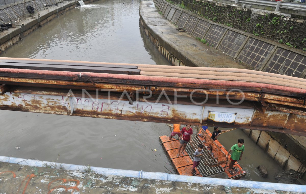 SOLUSI BANJIR JAKARTA | ANTARA Foto