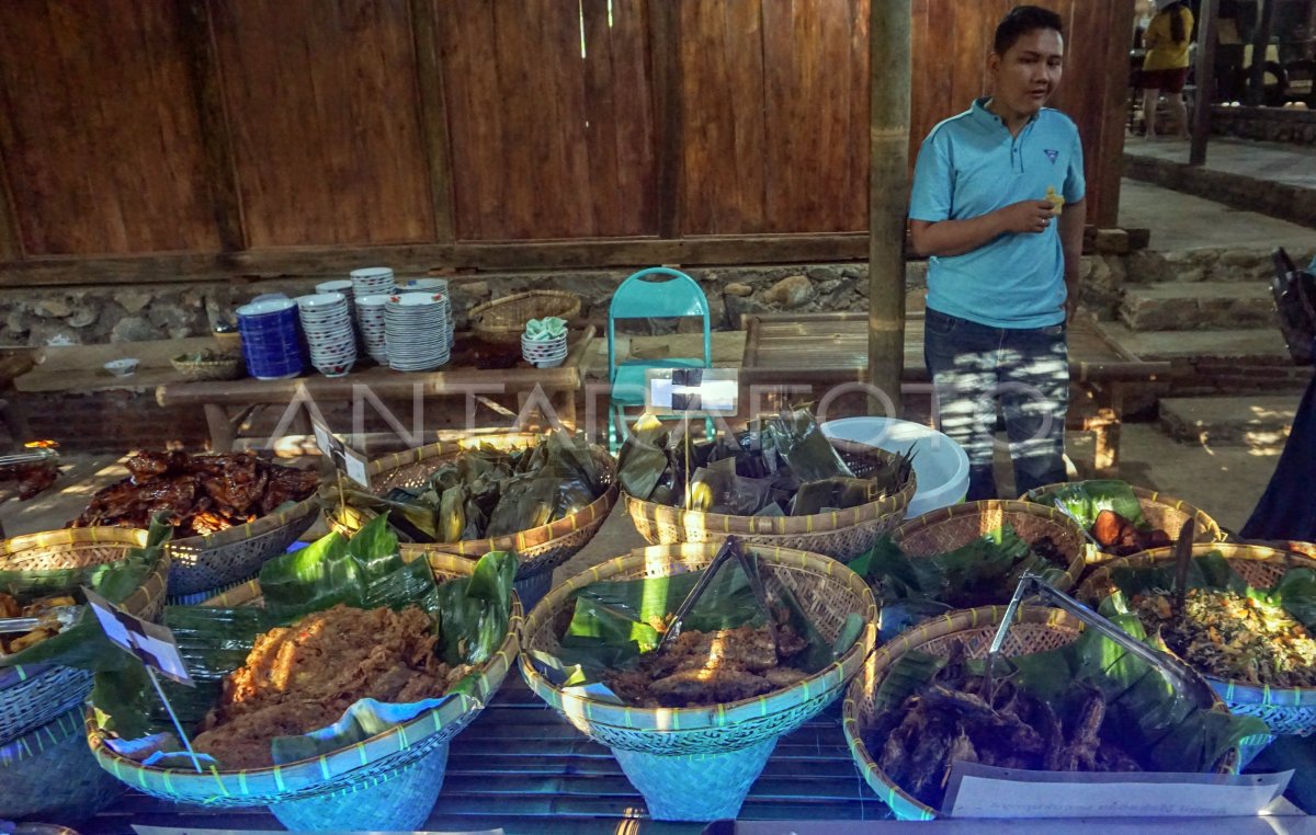 WISATA KULINER KONSEP RUMAH PEDESAAN | ANTARA Foto