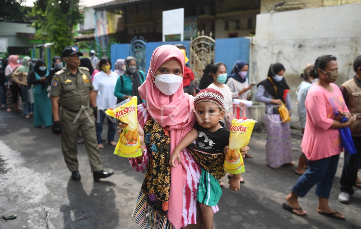 Operasi Pasar Minyak Goreng Antara Foto