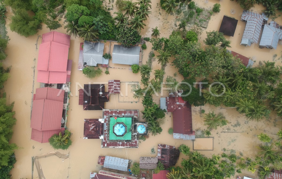 Banjir Di Padang Pariaman Antara Foto 2440