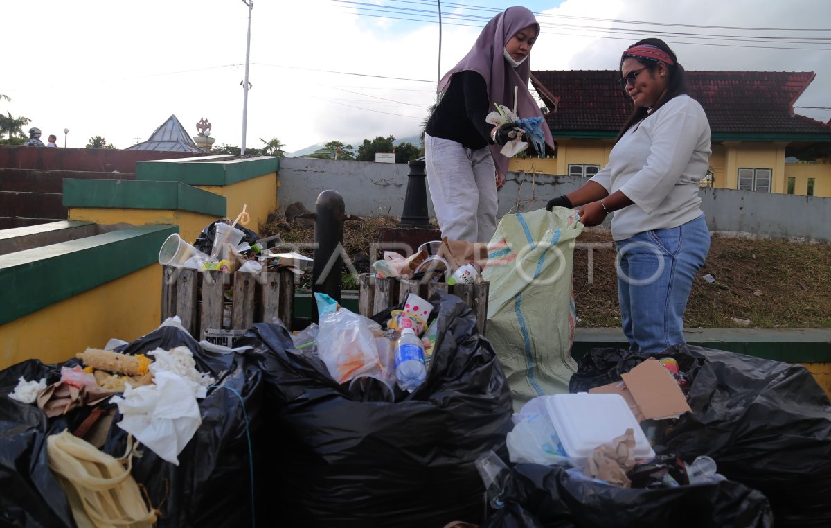 Aksi Untuk Mengatasi Masalah Sampah Plastik Di Ternate Antara Foto