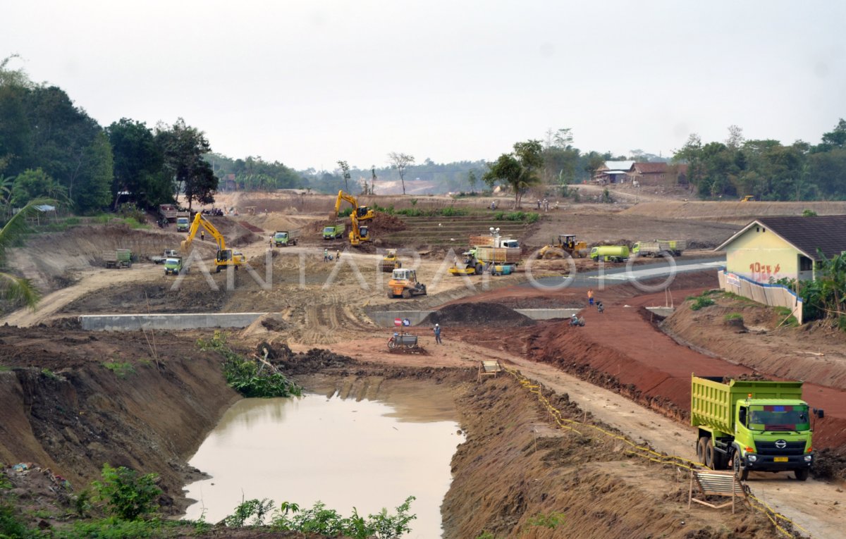 PROYEK JALAN TOL SERANG-PANIMBANG | ANTARA Foto