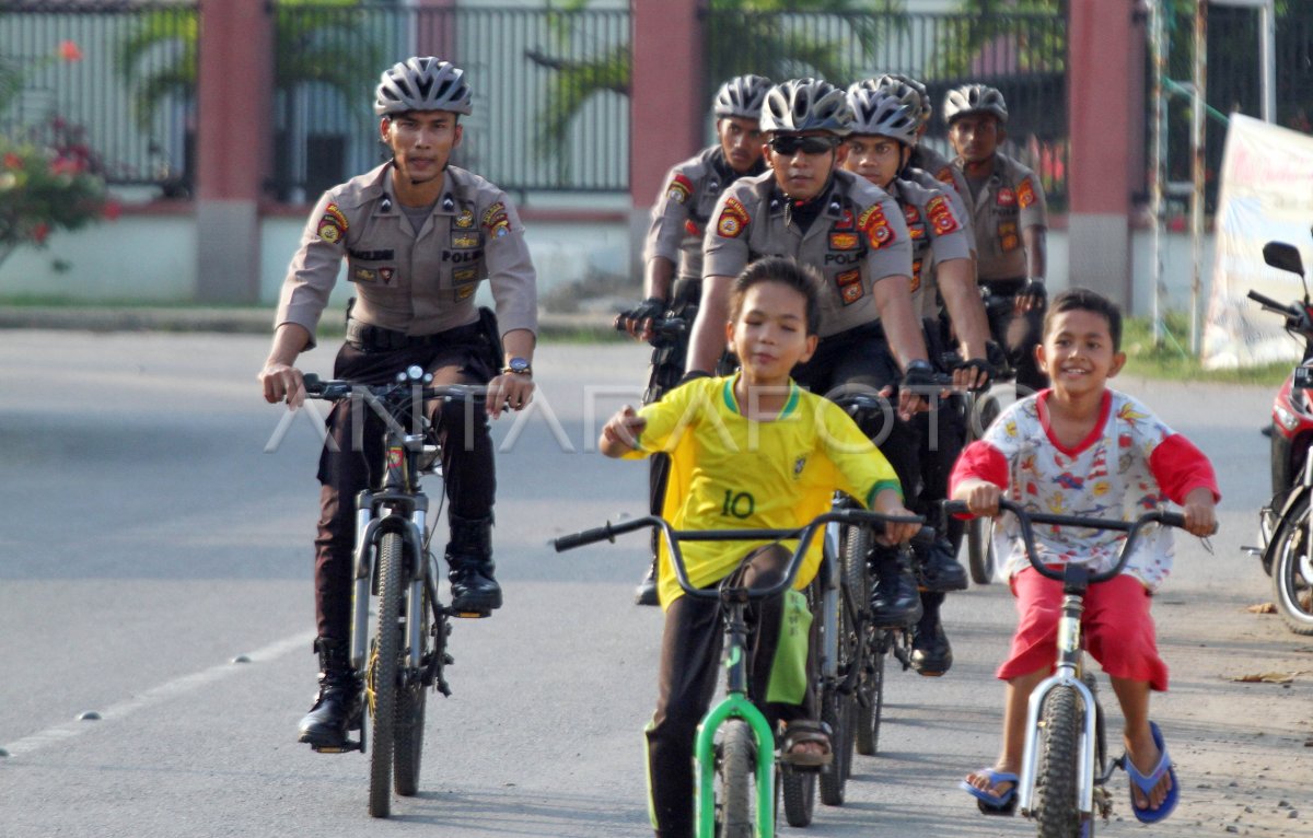 PATROLI POLISI BERSEPEDA DI LHOKSEUMAWE | ANTARA Foto