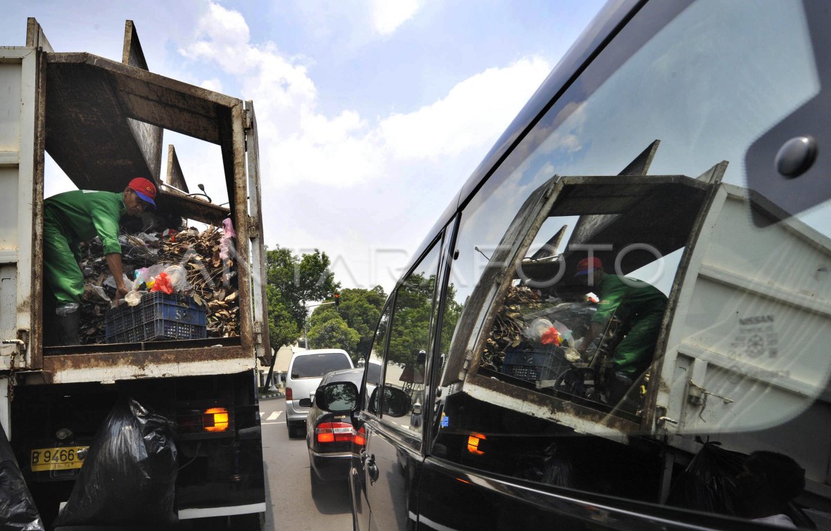 PENANGANAN SAMPAH BERBASIS KOMUNAL | ANTARA Foto