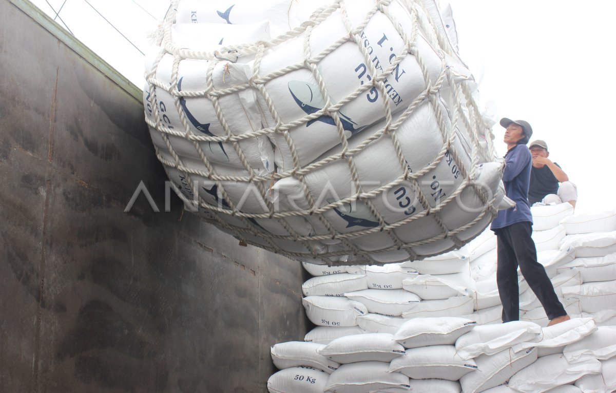 Bongkar Muat Di Pelabuhan Sunda Kelapa Antara Foto