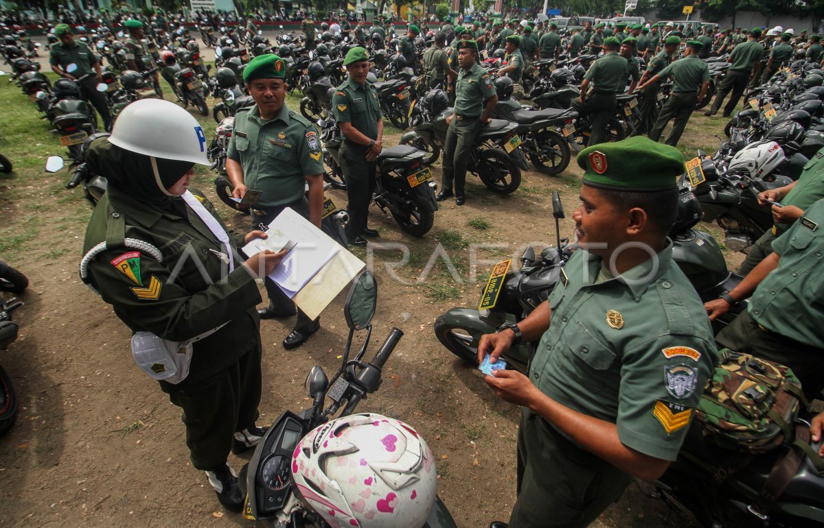 PEMERIKSAAN KENDARAAN DINAS TNI | ANTARA Foto