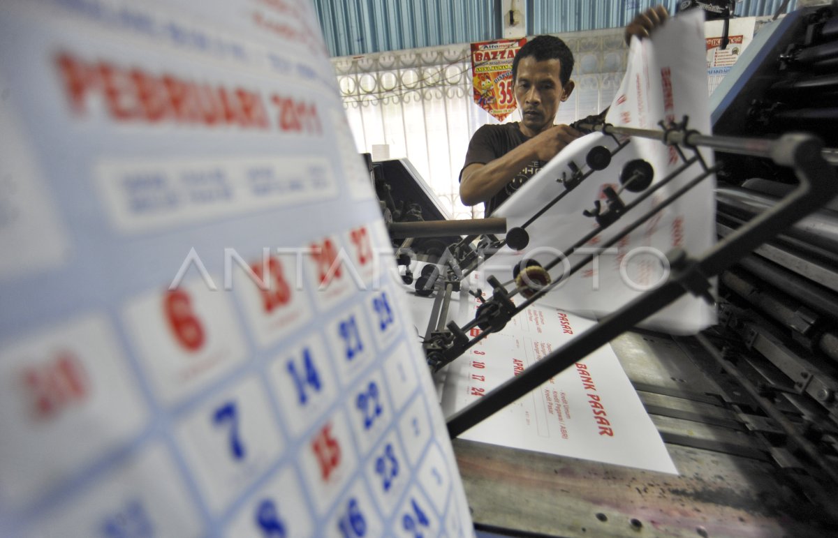CETAK KALENDER | ANTARA Foto