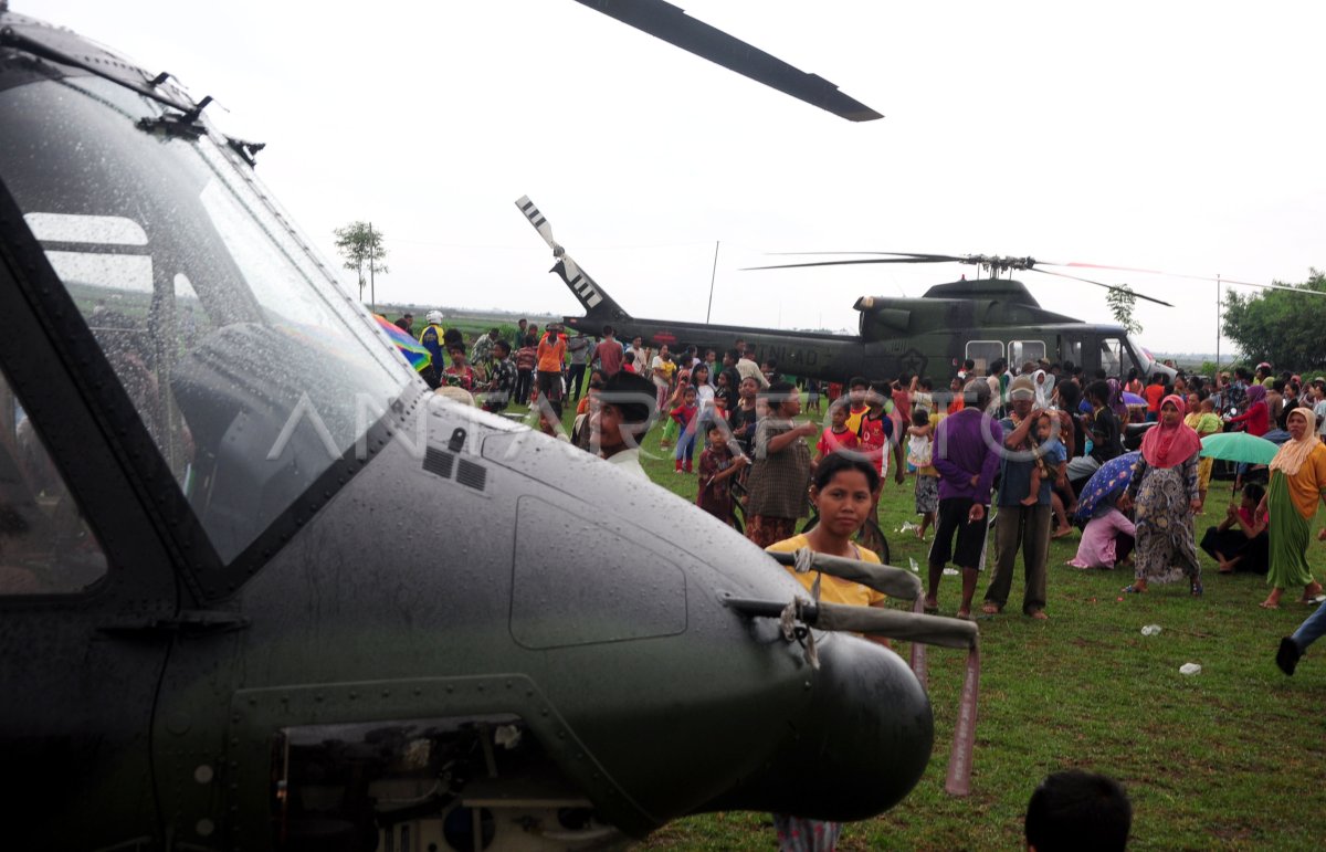 HELIKOPTER TNI-AD MENDARAT DARURAT | ANTARA Foto