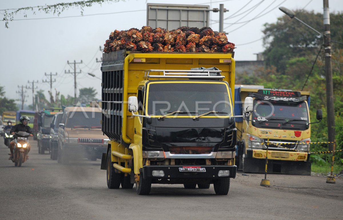 PENGATURAN OPERASIONAL ANGKUTAN BARANG LEBARAN | ANTARA Foto