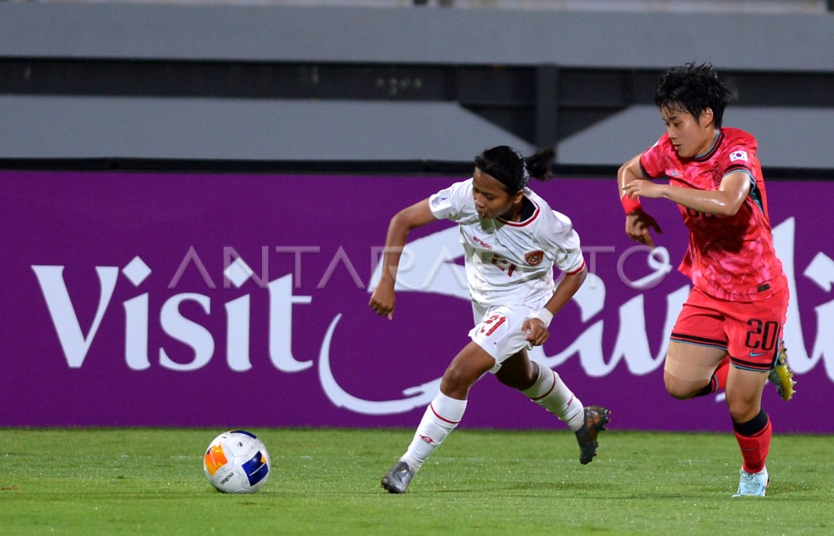 Timnas Indonesia Putri U-17 Lawan Korea Selatan | ANTARA Foto