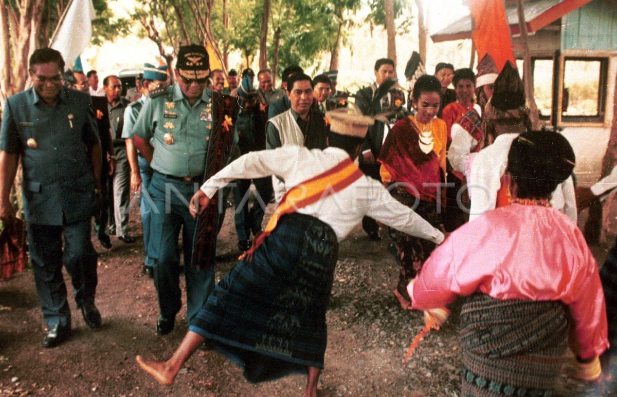 KASAL KUNJUNGAN KERJA DI MAUMERE | ANTARA Foto