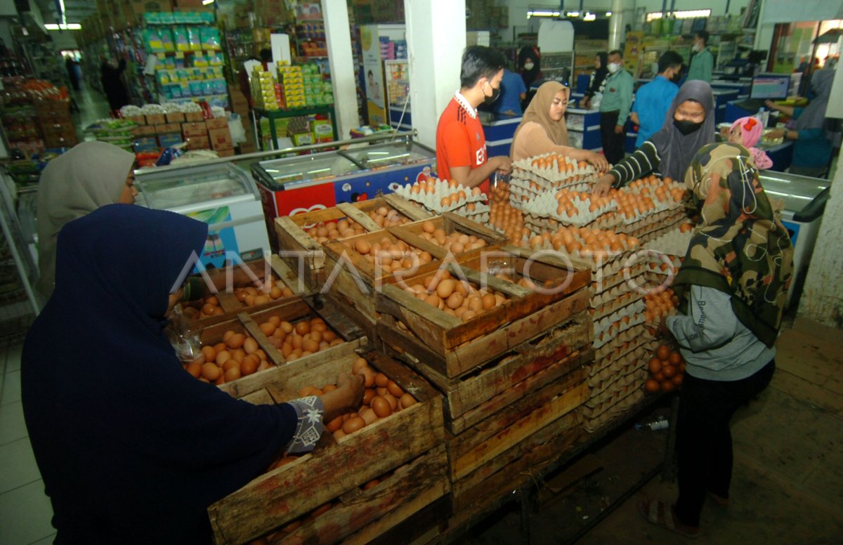 INDEKS KEYAKINAN KONSUMEN MENINGKAT | ANTARA Foto