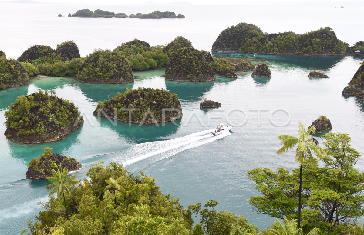 Kawasan Piaynemo Raja Ampat Antara Foto