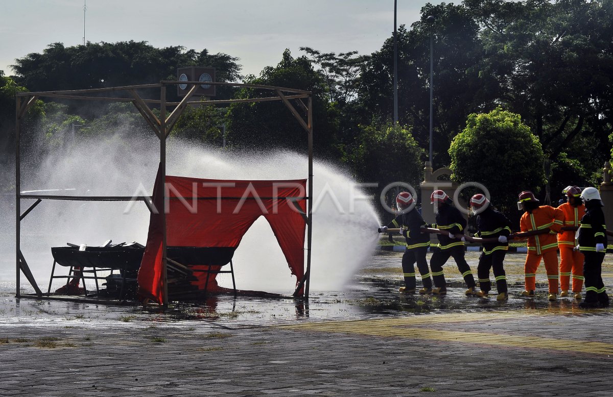 BUDAYA KESELAMATAN KERJA | ANTARA Foto