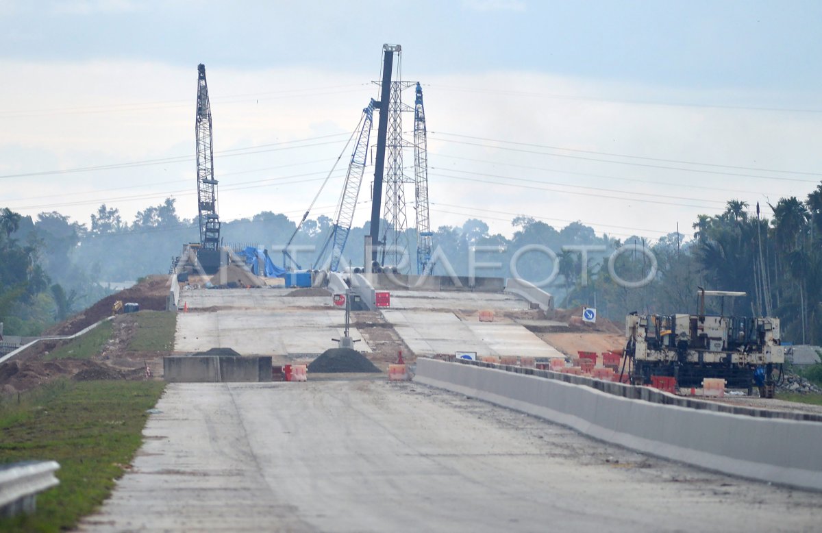 Percepatan Pembangunan Tol Padang - Sicincin | ANTARA Foto