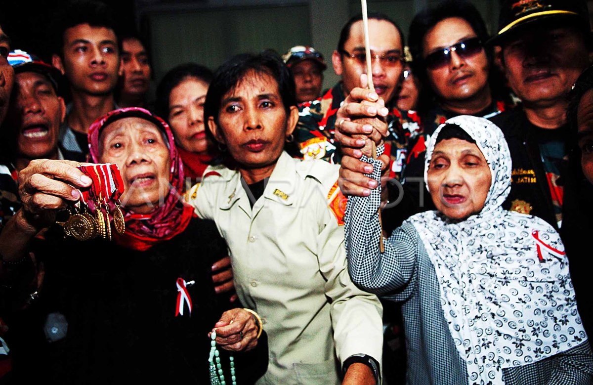 JANDA PAHLAWAN. | ANTARA Foto