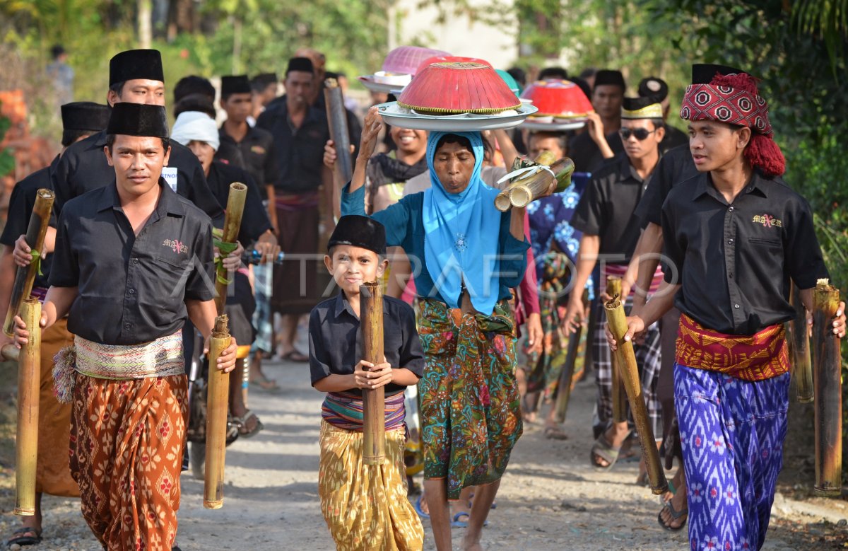 Tradisi Perang Timbung