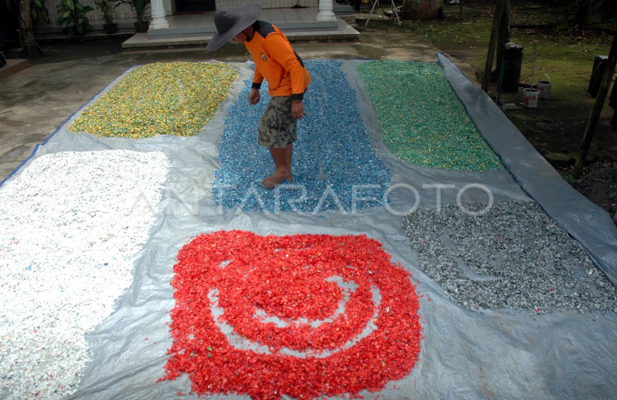 Daur Ulang Limbah Plastik Antara Foto