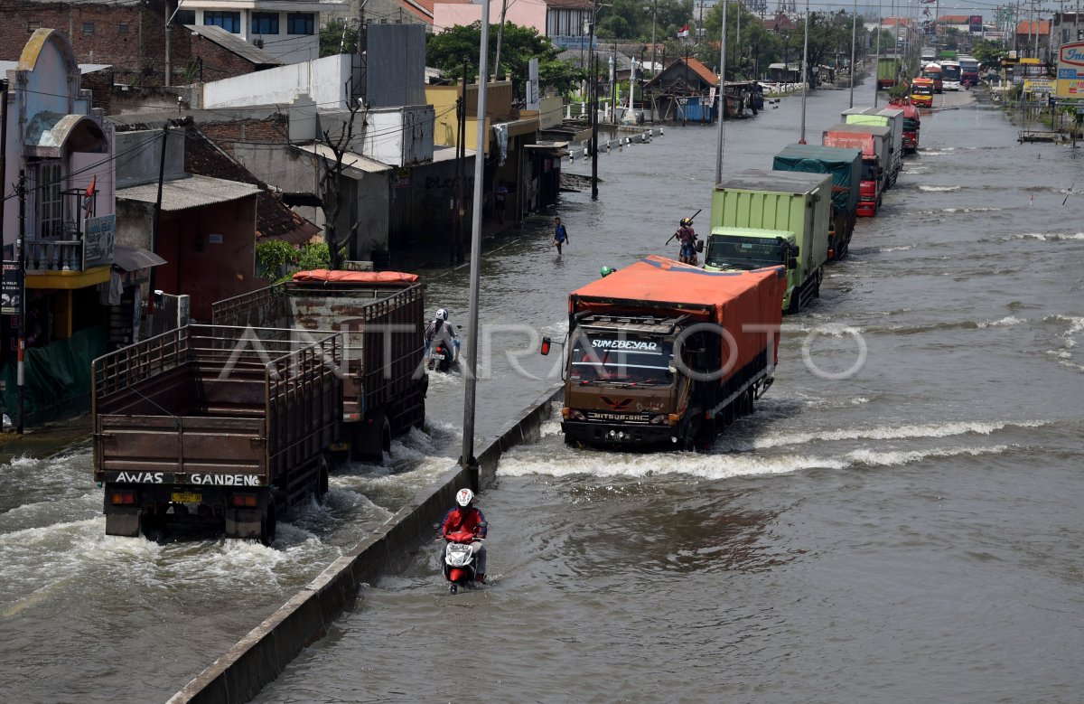 BANJIR JALUR PANTURA SEMARANG | ANTARA Foto