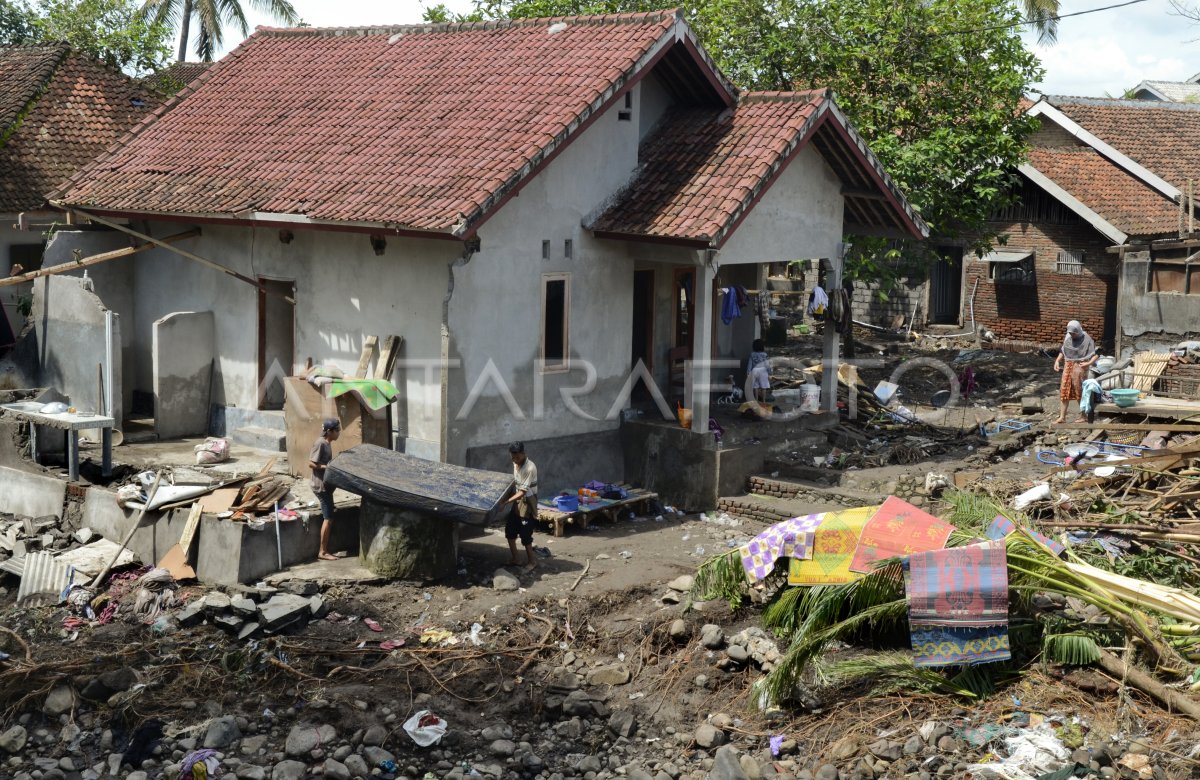 DAMPAK BANJIR BANDANG LOMBOK | ANTARA Foto