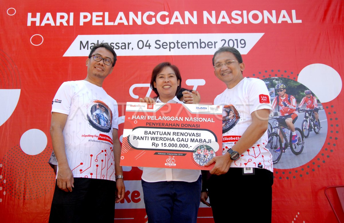 HARI PELANGGAN NASIONAL TELKOM INDONESIA | ANTARA Foto