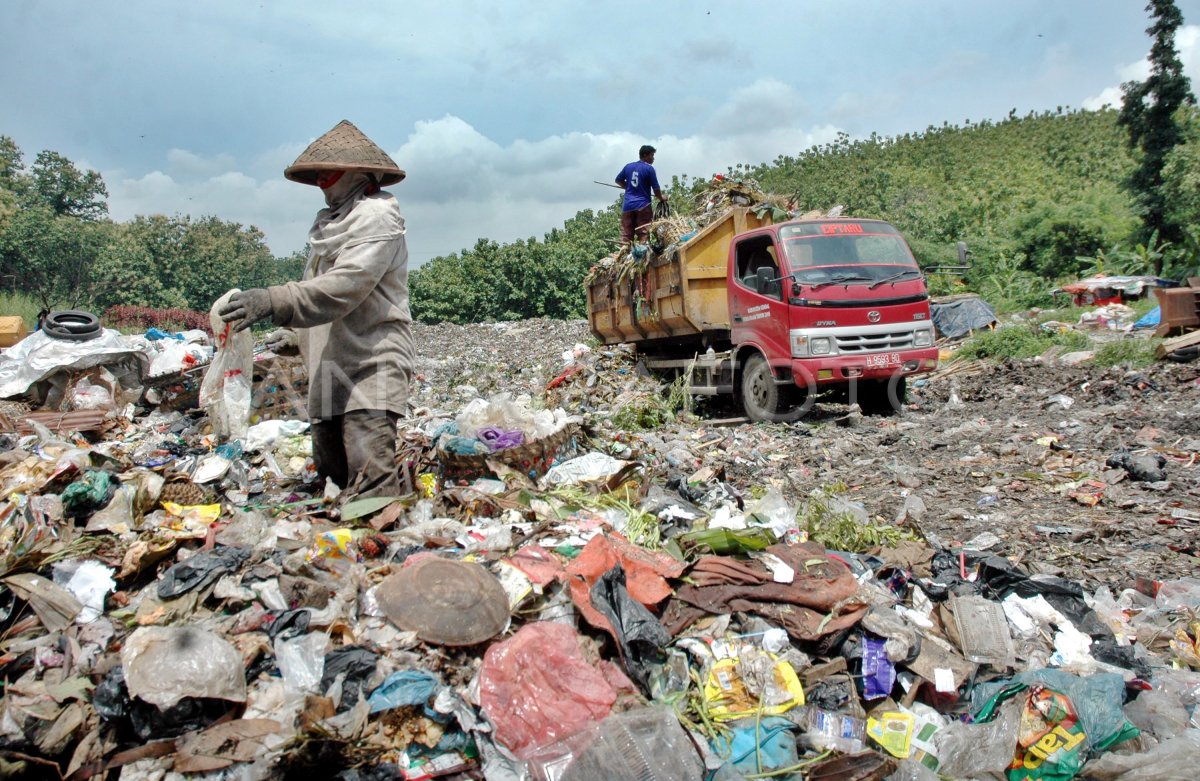 PENANGANAN SAMPAH DI INDONESIA | ANTARA Foto