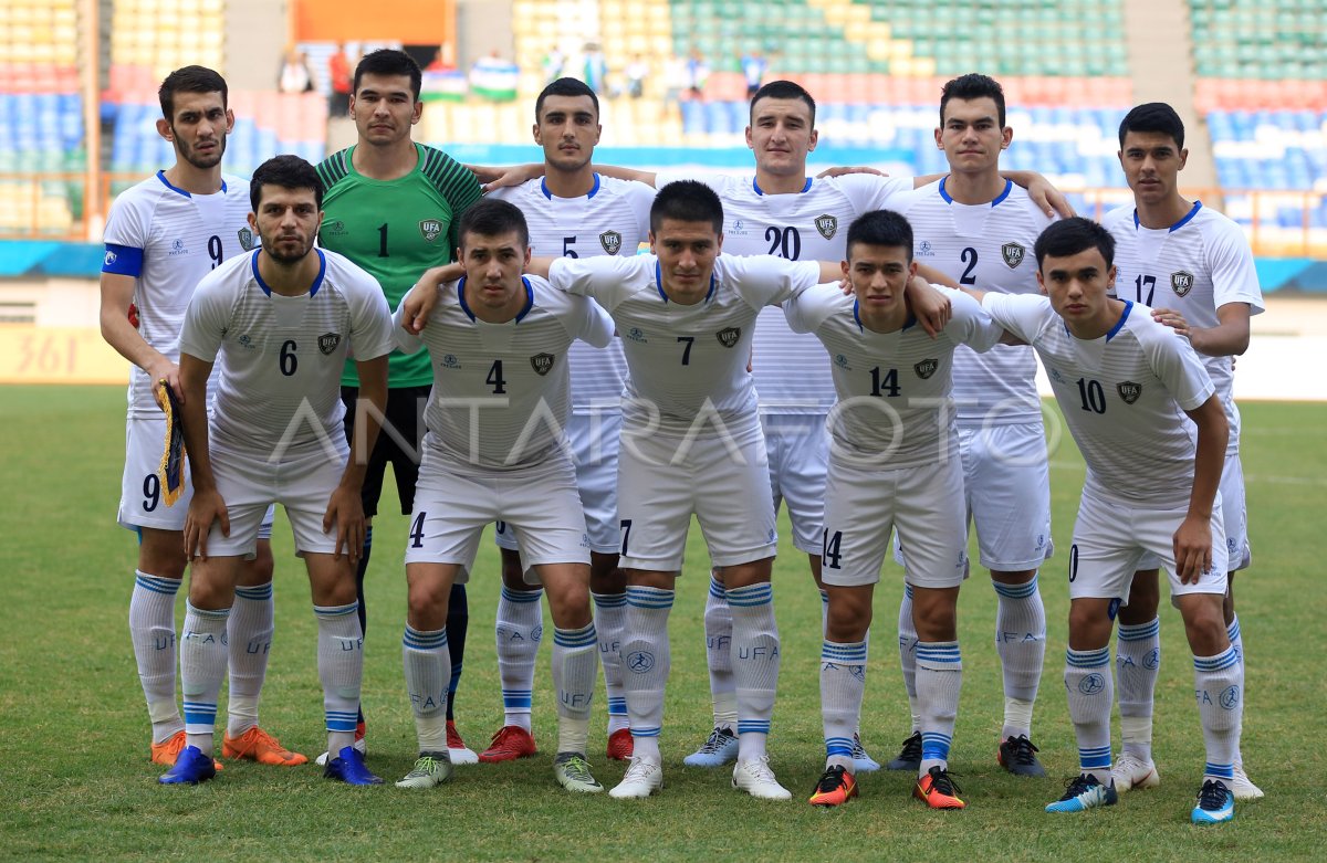 SEPAK BOLA BABAK 16 BESAR UZBEKISTAN VS HONG KONG | ANTARA Foto