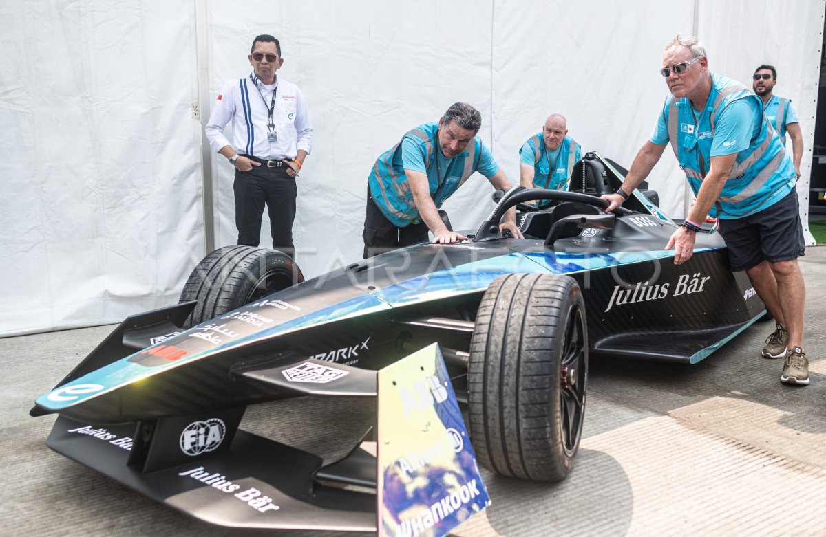 Pembukaan peti mobil Formula E Gen 3