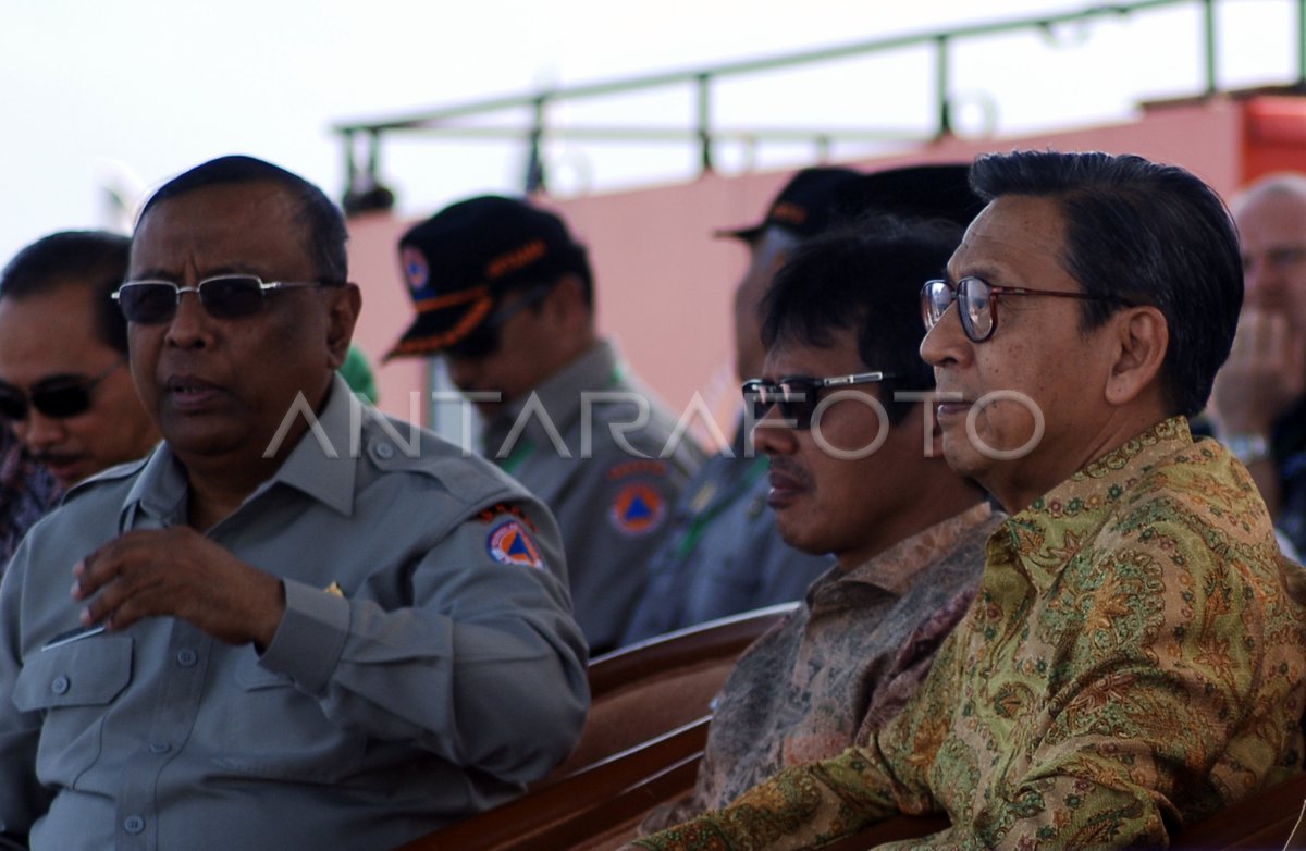 WAPRES SAKSIKAN LATIHAN BENCANA | ANTARA Foto