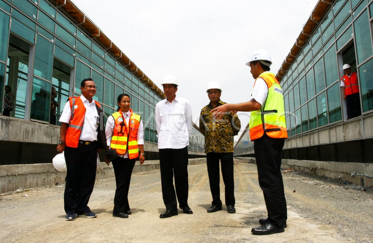 PRESIDEN KUNJUNGI PROYEK KERETA BANDARA | ANTARA Foto