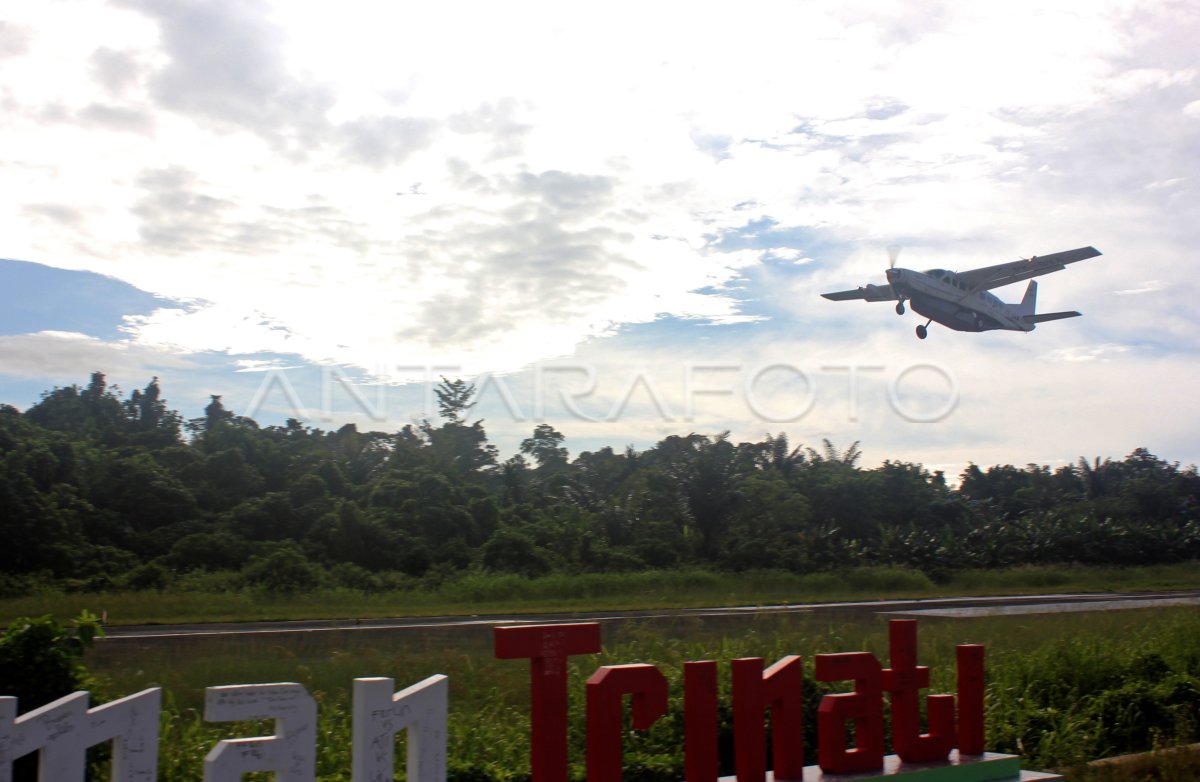 TRANSPORTASI UDARA DI PAPUA BARAT | ANTARA Foto