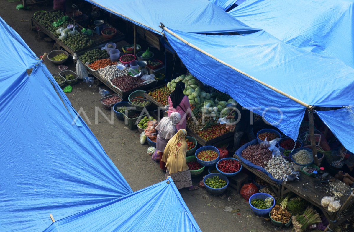 PROGRAM REVITALISASI PASAR RAKYAT | ANTARA Foto