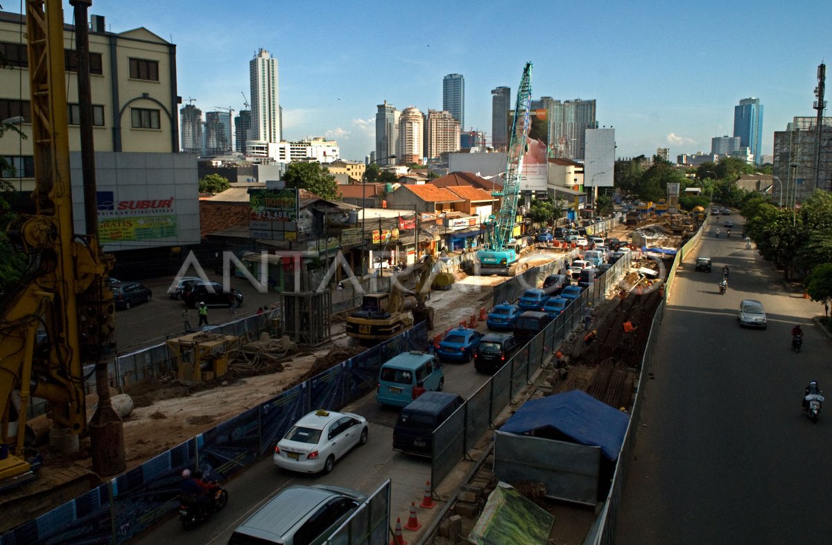 PEMBANGUNAN FLY OVER | ANTARA Foto