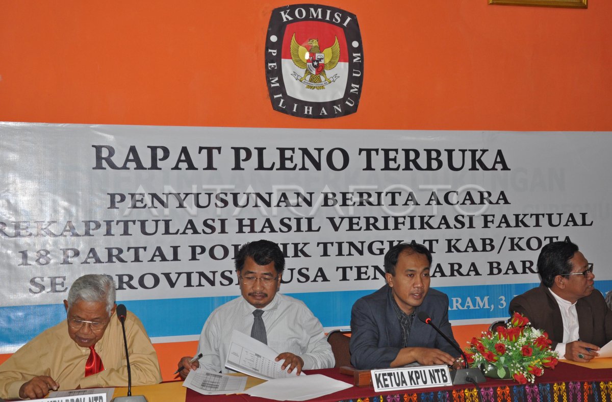 Verifikasi Parpol Antara Foto