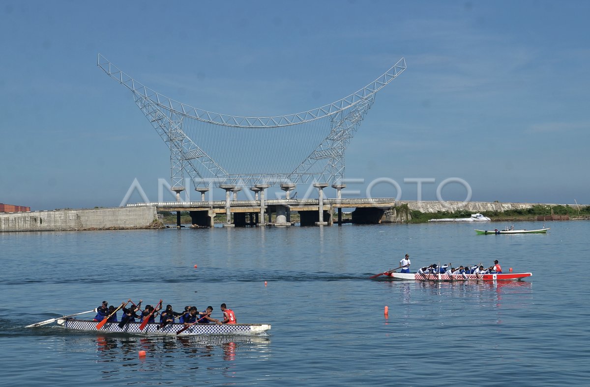 LOMBA DAYUNG HUT LANTAMAL | ANTARA Foto