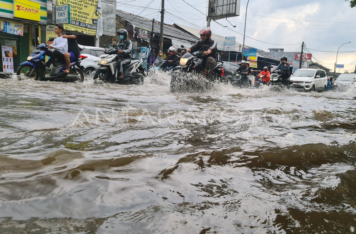 Drainase Buruk Di Tangerang Kota Antara Foto