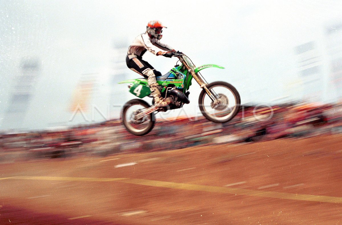 KEJUARAAN DUNIA MOTOCROSS 250 CC