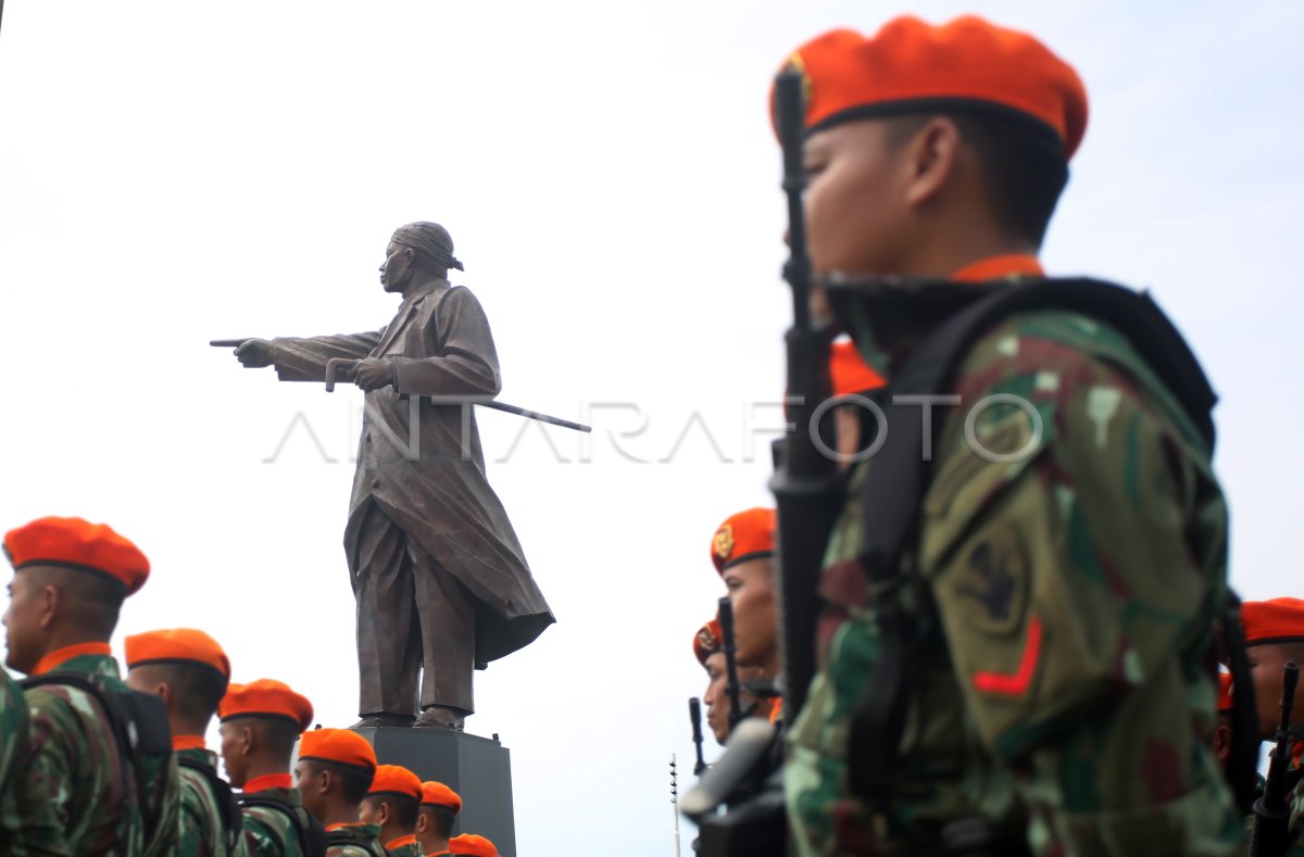 PANGLIMA TNI RESMIKAN MONUMEN JENDERAL SOEDIRMAN | ANTARA Foto