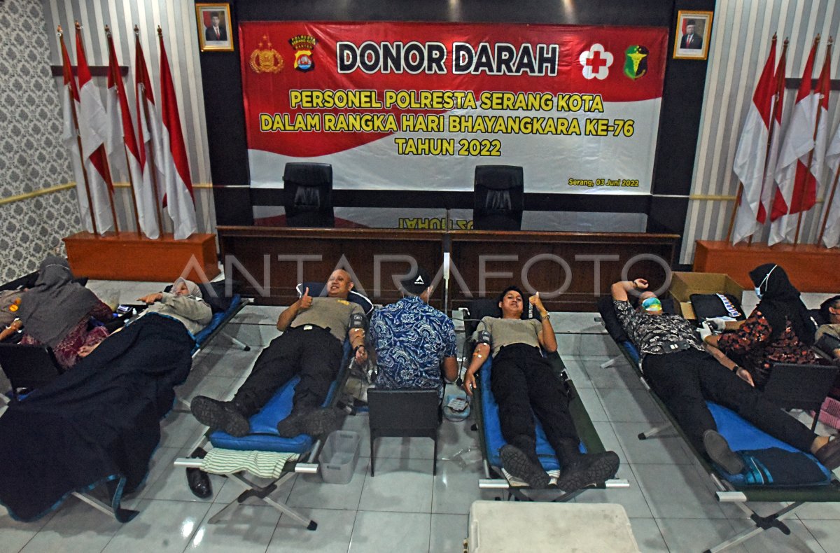 Aksi Donor Darah Sambut Hut Bhayangkara Antara Foto