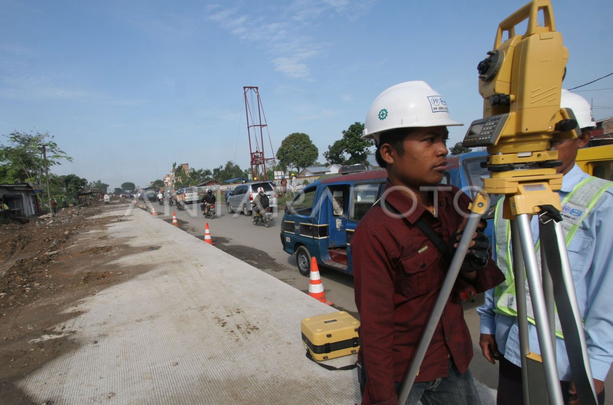 PEMBANGUNAN FLY OVER | ANTARA Foto