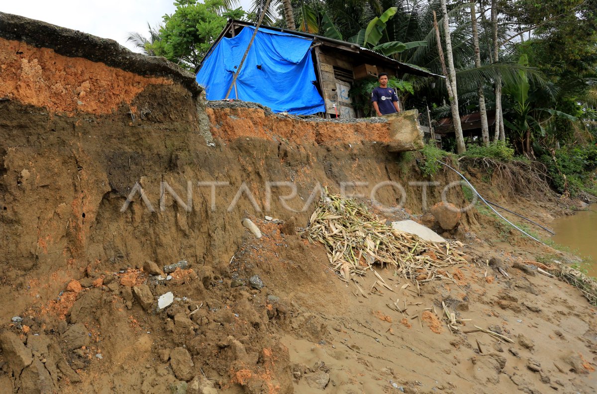 Erosi Sungai Di Aceh Barat Antara Foto 5223