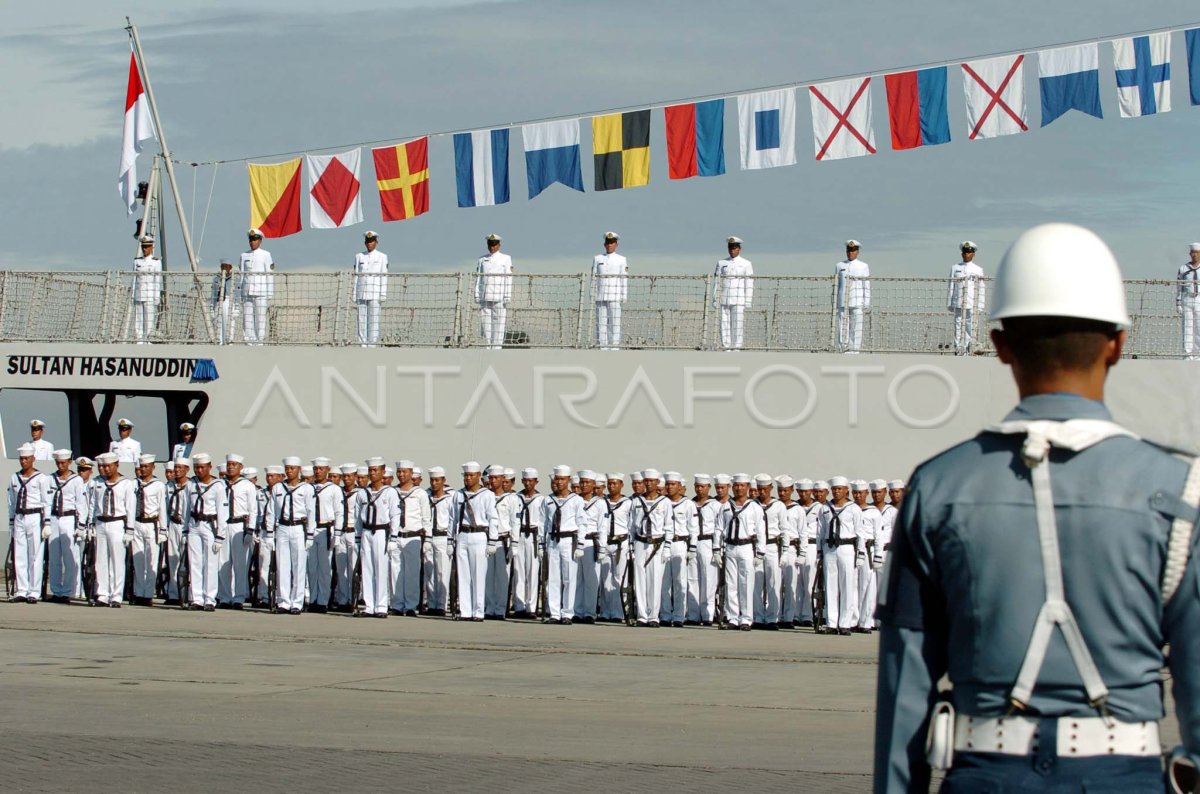 KRI SULTAN HASANUDDIN | ANTARA Foto