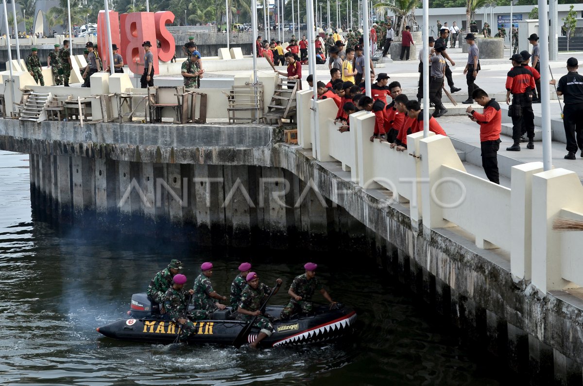 Kerja Bakti Tni Polri Antara Foto