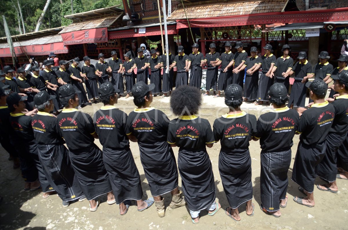 Upacara Kematian Rambu Solo Antara Foto