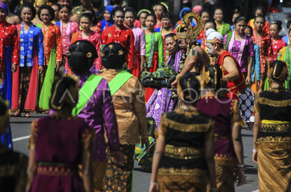 TARI GAMBYONG KOLOSAL | ANTARA Foto