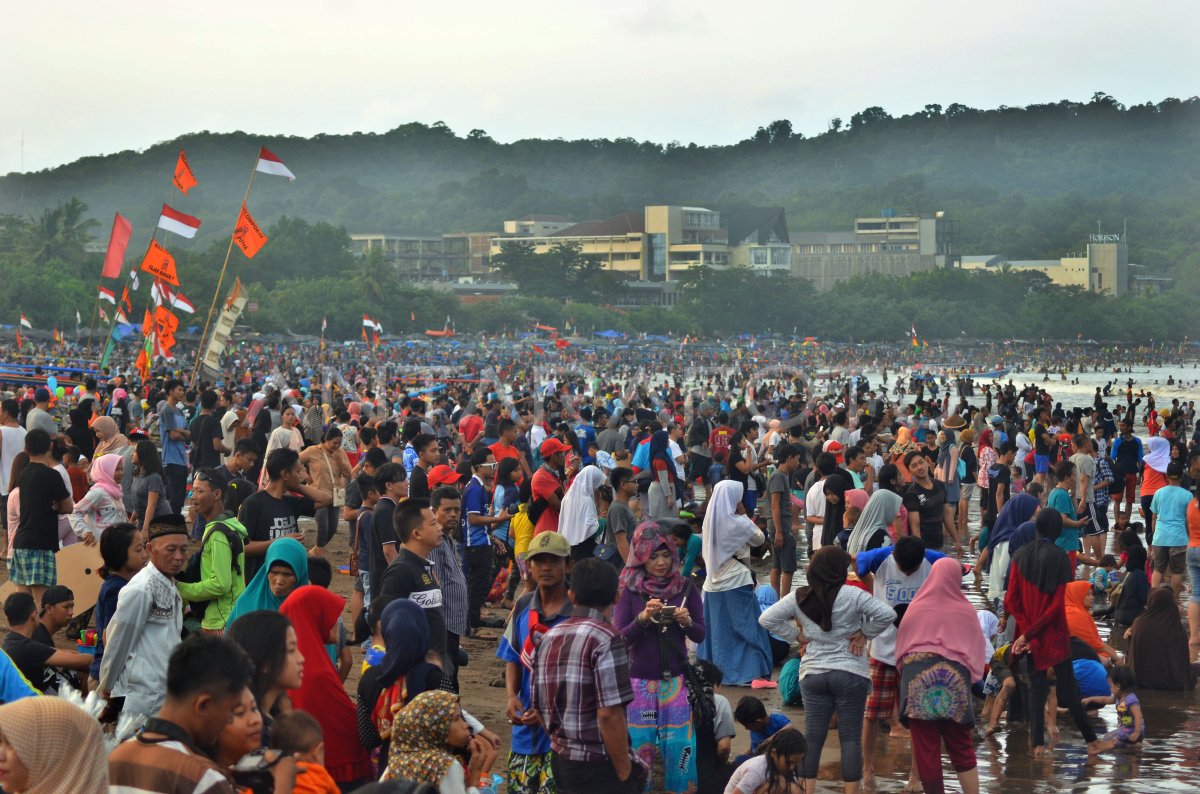 Wisata Pantai Pangandaran Antara Foto 