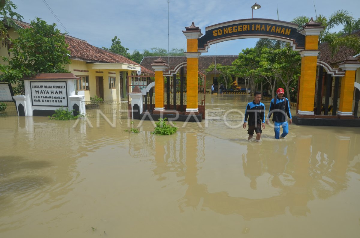 BANJIR GROBOGAN | ANTARA Foto