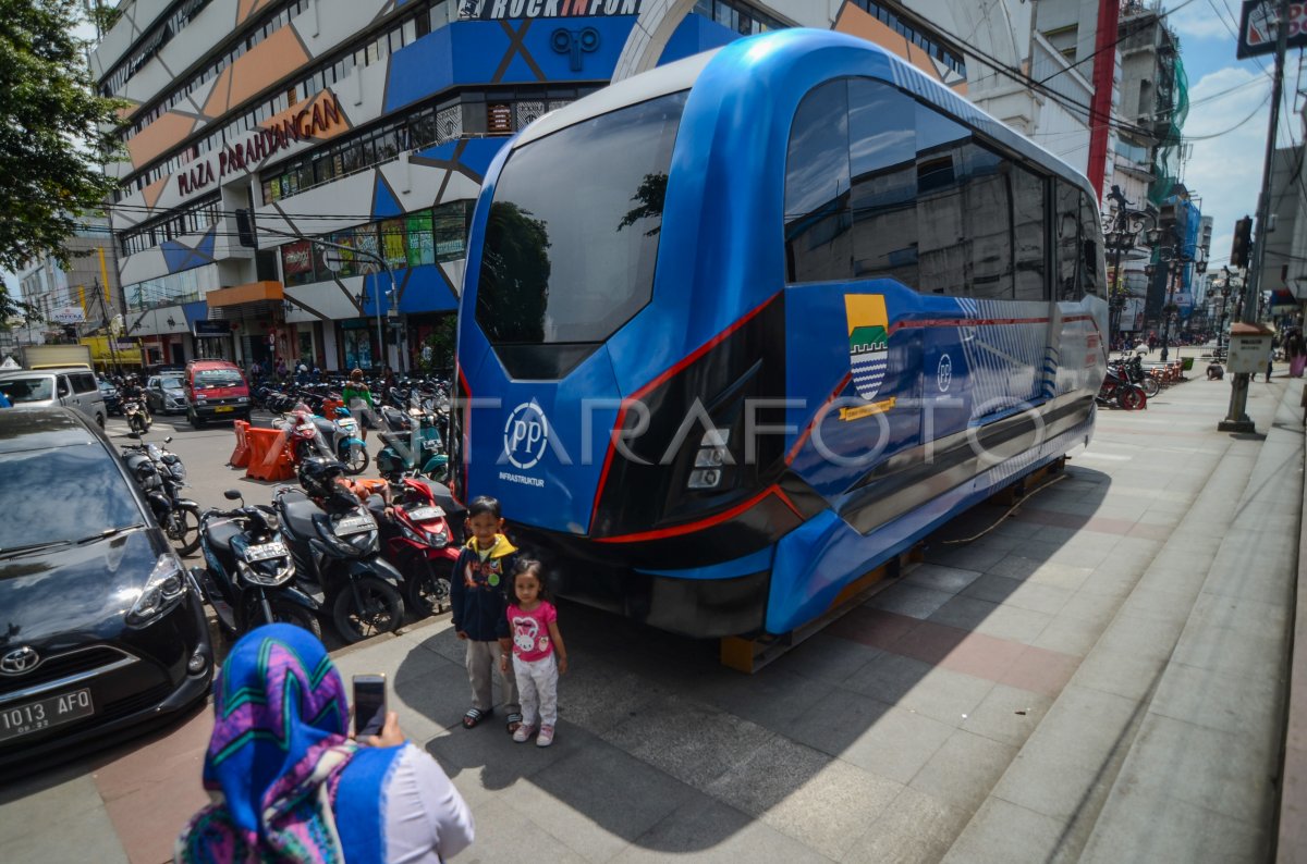 Lrt Metro Kapsul Di Bandung Antara Foto