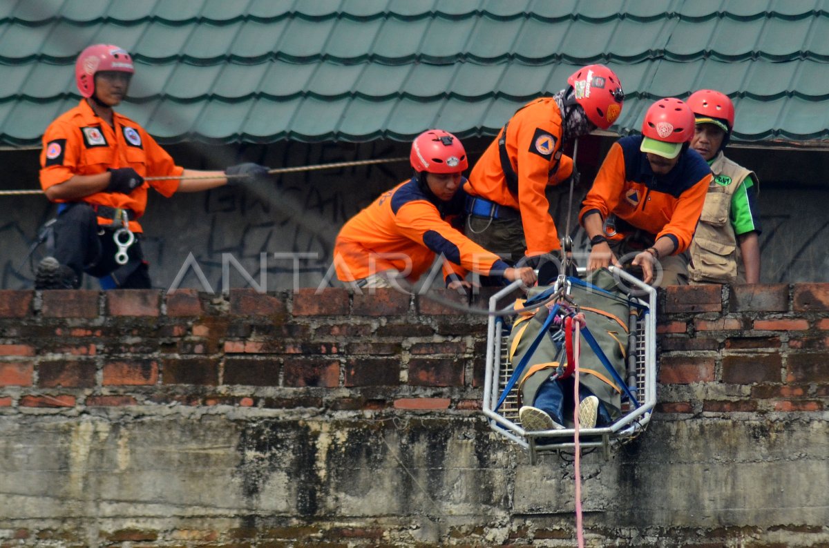 HARI KESIAPSIAGAAN BENCANA NASIONAL | ANTARA Foto