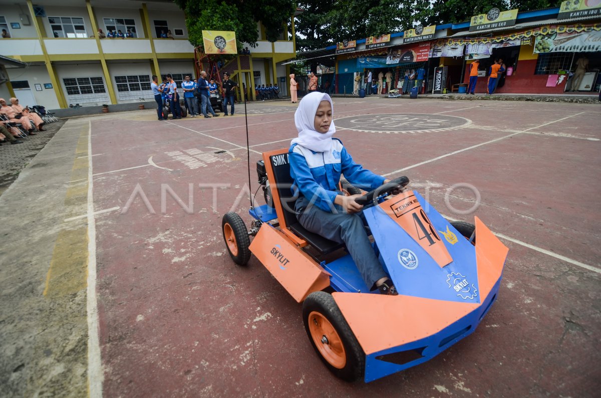 PRODUK INOVASI KARYA SISWA SMK | ANTARA Foto